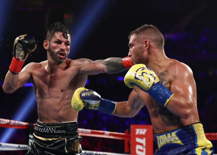 Jorge Linares gana por decisión unánime de los jueces
