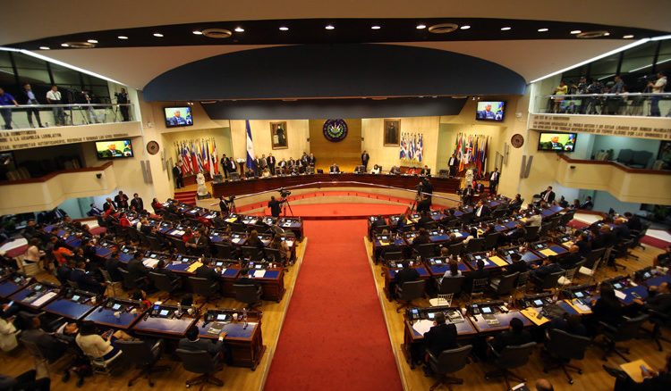 Diputados a favor del incremento salarial para los elementos de seguridad