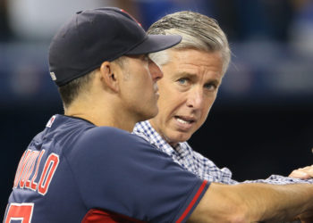 Boston despide a piezas claves tras el fracaso de temporada