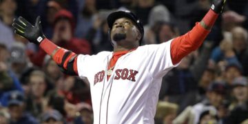 Emotivo regreso de David Ortez en Fenway Park