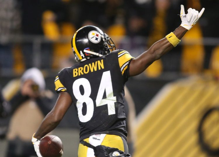 Antonio Brown es acusado de violacion por una exentrenadora
