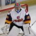 Petr Cech debuta en hockey sobre hielo
