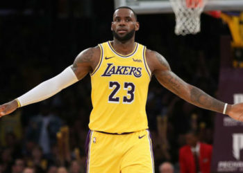 Los Lakers y los campeones Raptors inician el show de la NBA