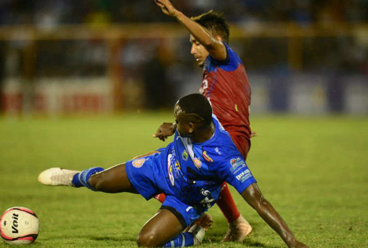 Picante derbi santaneco para despegar en la Liga Mayor