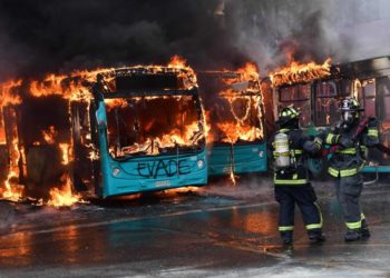 Sebastián Piñera anuncia aumento de pensiones y del salario mínimo para frenar disturbios en Chile