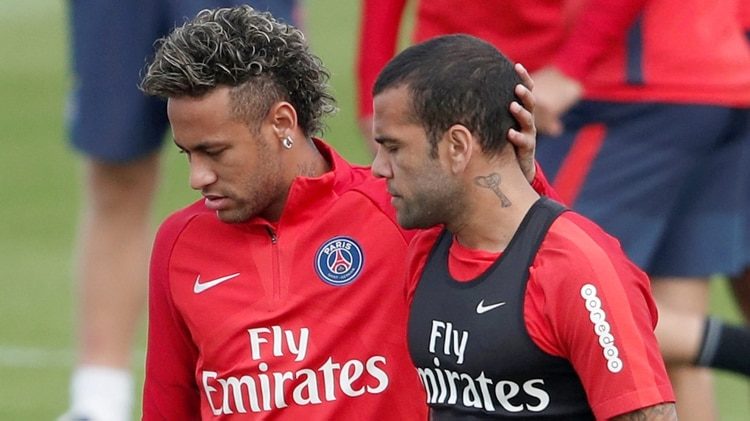 Dani Alves revela la conversación que sostuvo con Neymar en 2018