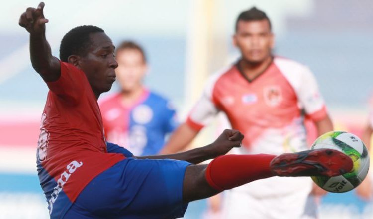 Bryan Gil le da la victoria a C.D FAS