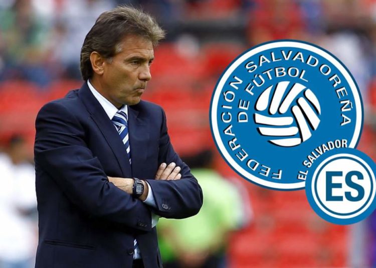 Carlos de los Cobos anticipa variantes ante Montserrat