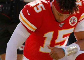 Patrick Mahomes sufrió una lesión de rodilla