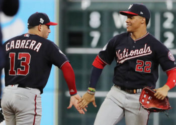 Astros vencen 1-7 a los Nationals en Washington y están a un juego del título