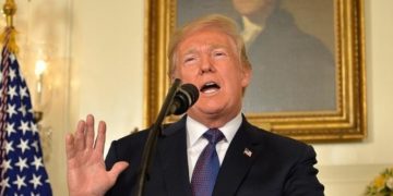 Trump amenaza a Turquía con «destruir su economía»