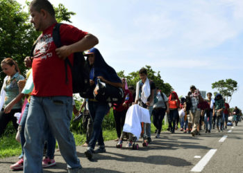EUA comienza a devolver migrantes a Centroamérica