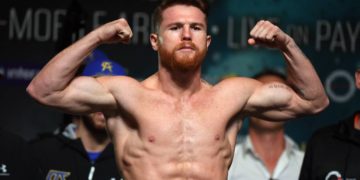 ‘Canelo’ Álvarez niega que vaya a pelear con Mayweather y se «burla» de su regreso