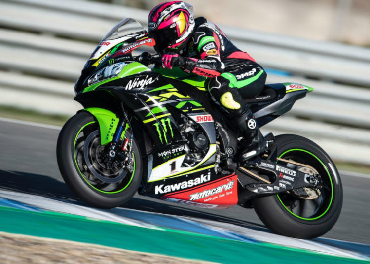 Ana Carrasco prueba la moto de Jonathan Rea en Jerez