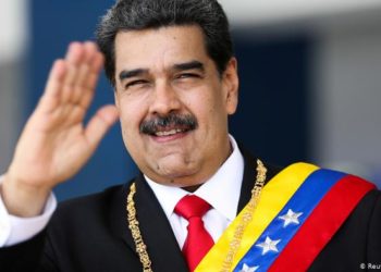 Gobierno salvadoreño expulsa al cuerpo diplomático de Maduro