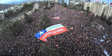 A través de las redes sociales convocan a nuevas protestas en Chile