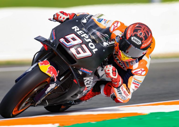 Fuerte caída de Marc Márquez en el test de Jerez