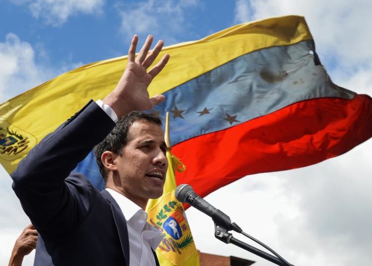 Juan Guaidó convocó a protestar este sábado contra el gobierno de Nicolás Maduro