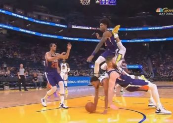 Stephen Curry de los Golden State sufre la fractura de su mano izquierda