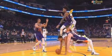 Stephen Curry de los Golden State sufre la fractura de su mano izquierda
