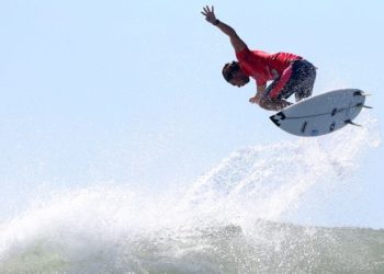 Bryan Pérez ganó la categoría Open del Circuito Nacional de surf