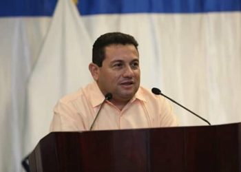 Rolando Castro comparte los resultados de negociación con las autoridades del ISSS