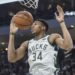 Bucks, a dos triunfos de igualar su mejor racha