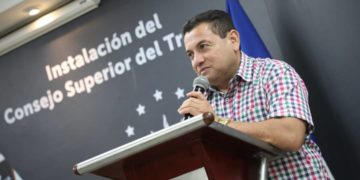 Rolando Castro enviará primer grupo de salvadoreños a Estados Unidos