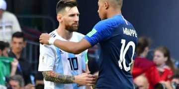 A Kylian Mbappé le emociona que Lionel Messi lo tenga en la mira
