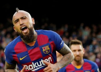 Arturo Vidal denuncia al Barcelona