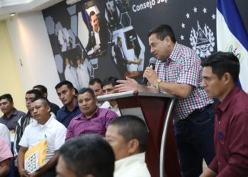 Este jueves parte primer contingente de salvadoreños con visas de trabajo temporales hacia Estados Unidos