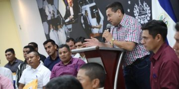 Este jueves parte primer contingente de salvadoreños con visas de trabajo temporales hacia Estados Unidos
