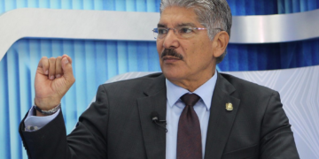 Quijano propone que se eliminen $30 millones en seguros médicos al gobierno de Bukele