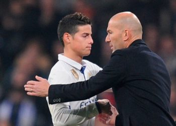 En Inglaterra insisten con una posible salida de James al Manchester United