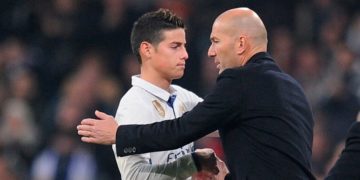 En Inglaterra insisten con una posible salida de James al Manchester United