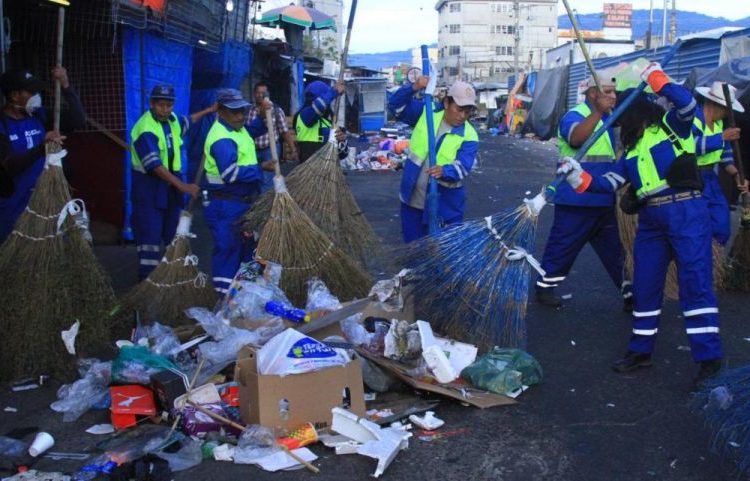 Alcaldía de San Salvador recoge más de 450 toneladas de basura de centro capitalino