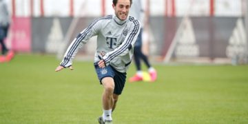Odriozola en su presentación con el Bayern: “No he venido a perder el tiempo”