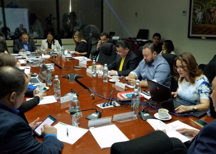 Raúl Melara sobre casos de nepotismo en la Asamblea: «No hay nada que podamos hacer como tal»