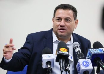 Rolando Castro busca transformar El Salvador con acuerdos satisfactorios