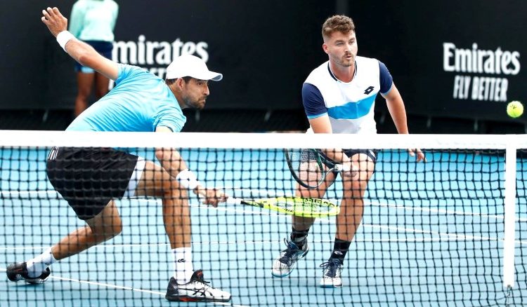 Tenista salvadoreño entra al Top-5 de las mejores parejas del mundo