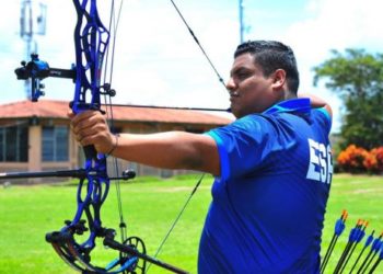 Arquero salvadoreño listo para la Copa del Mundo en Las Vegas
