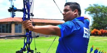 Arquero salvadoreño listo para la Copa del Mundo en Las Vegas