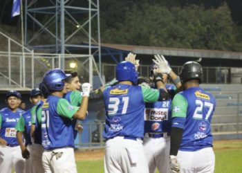 Santa Tecla y UTEC inicia con pie derecho