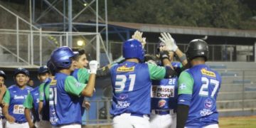 Santa Tecla y UTEC inicia con pie derecho
