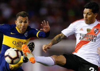 ¿Cómo es la pelea de River y Boca en la Superliga?