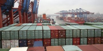 China reducirá a la mitad aranceles a productos de EE.UU