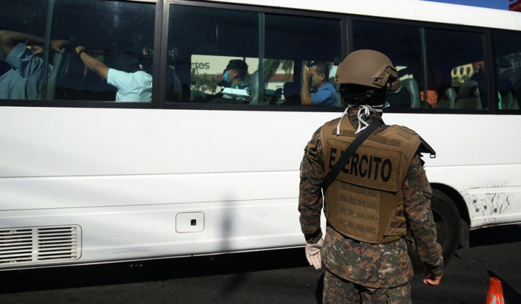 Unas 400 personas retenidas por infringir cuarentena