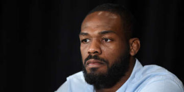 Luchador estrella y campeón de la UFC, detenido por conducir ebrio y portar un arma