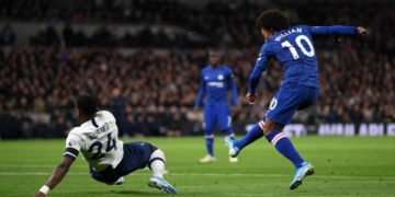Willian dispuesto a jugar con el Chelsea sin contrato