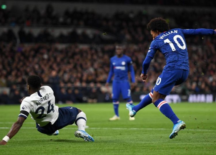 Willian dispuesto a jugar con el Chelsea sin contrato